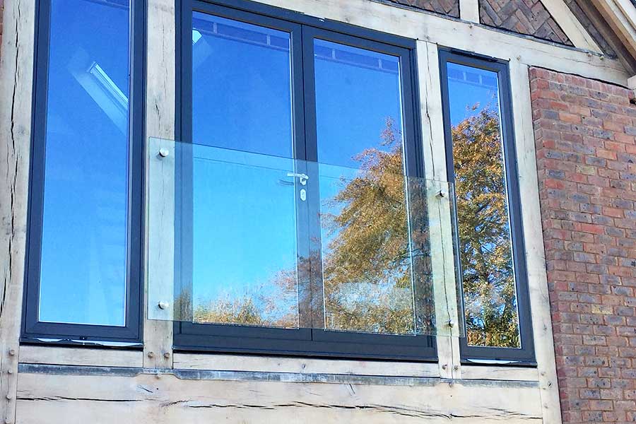 Frameless glass Juliet balcony