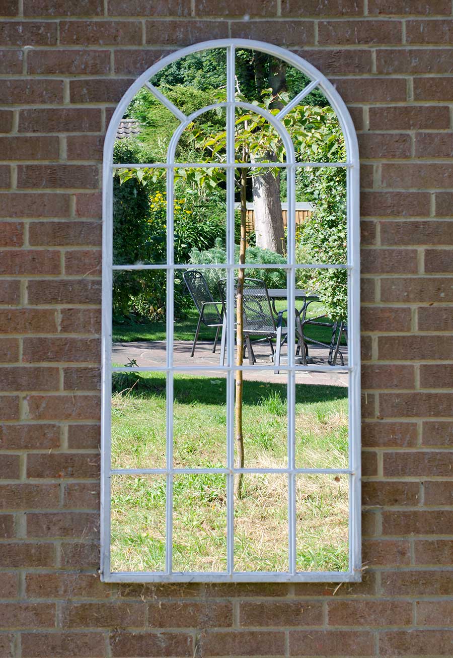 Garden mirrors can be made from old window frames